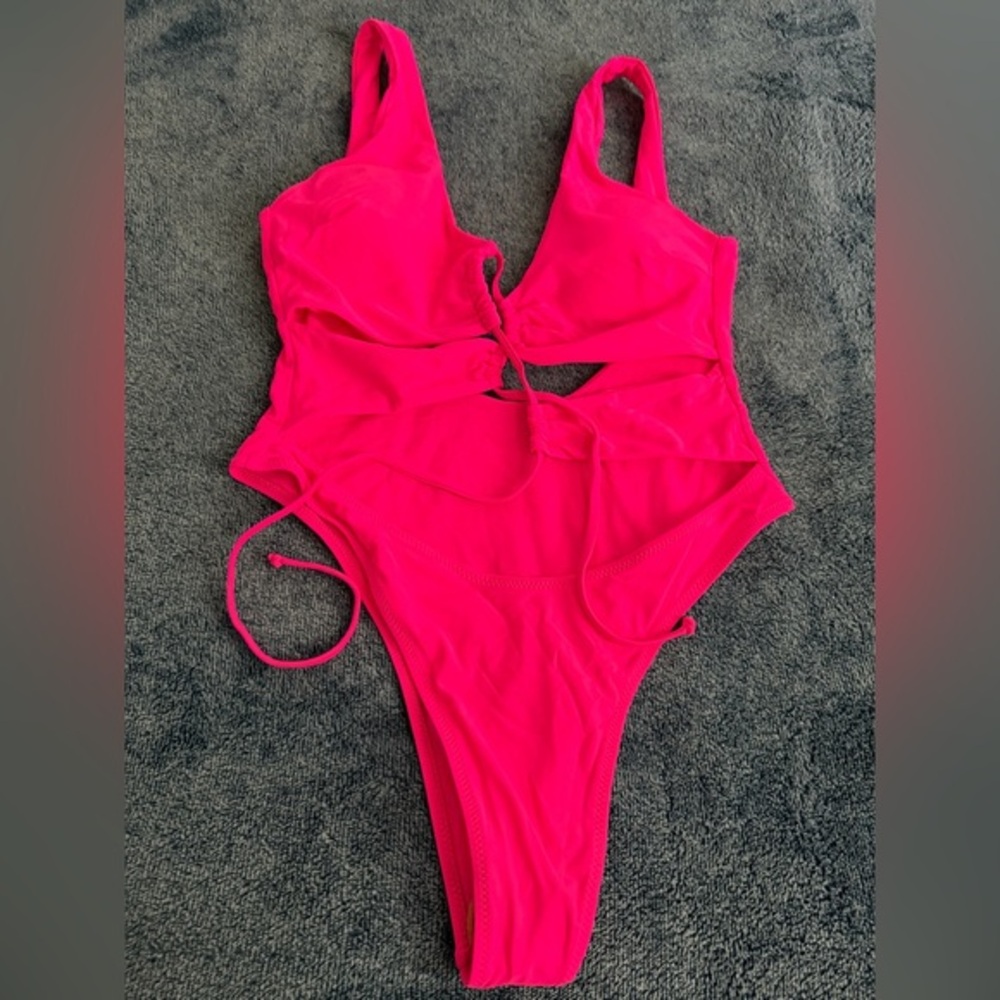Chic Hot Pink Women's One Piece Swimsuit